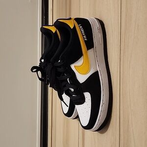 Nike Air Force 1 LV8 - big kids size 5.5Y